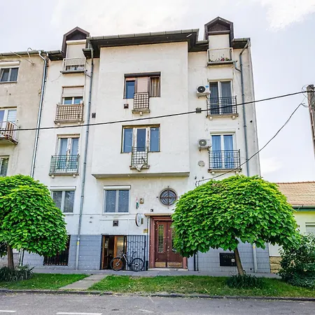 Carina * Budapest